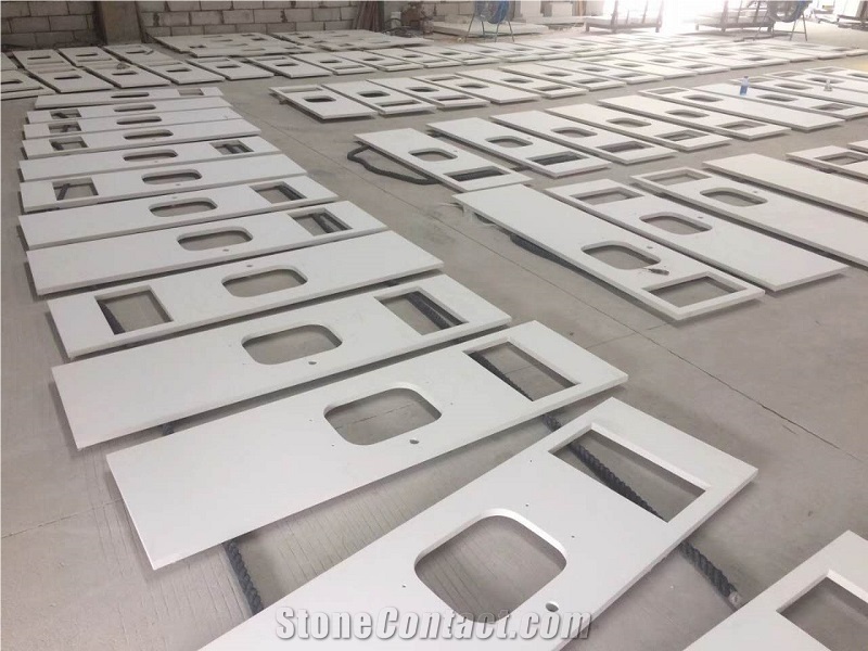 Calacatta White Quartz Modern Kitchen Design