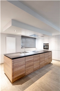 Realization In Dekton Domoos Combined With Unistone Bianco