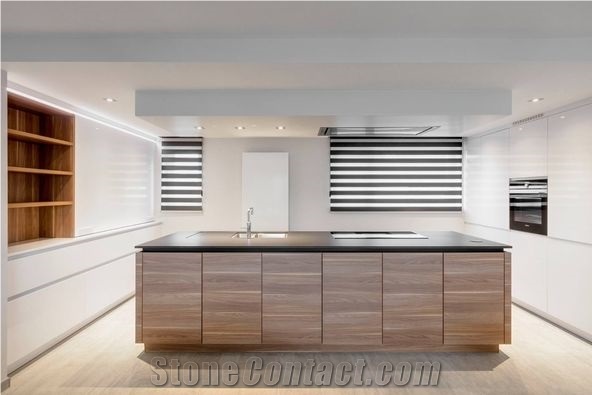 Realization In Dekton Domoos Combined With Unistone Bianco