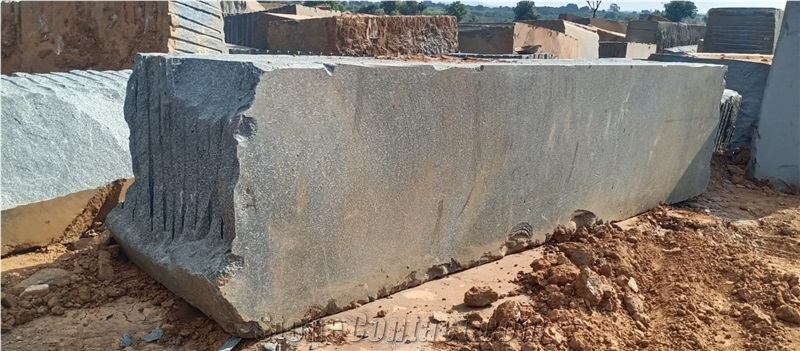 M 10 BLACK GRANITE BLOCK
