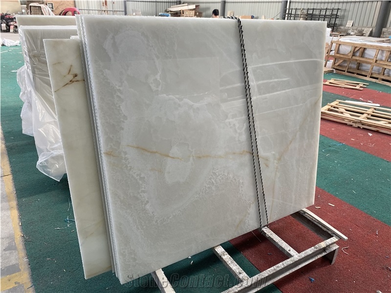 Lightweight Translucent Onyx Honeycomb Panels