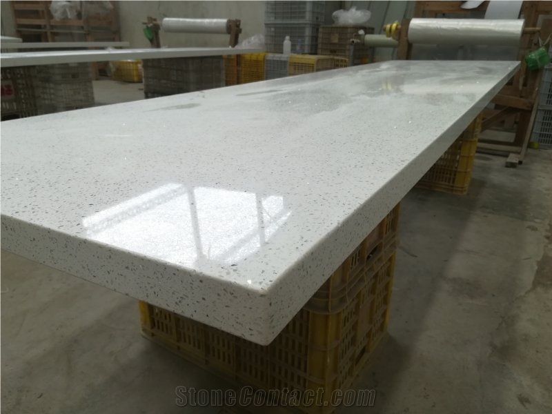 White Vein Eternal Calacatta Black Quartz Kitchen Tops
