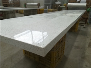 White Vein Eternal Calacatta Black Quartz Kitchen Tops