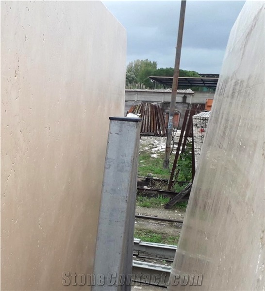Navona Travertine Slabs - Vein-Cut