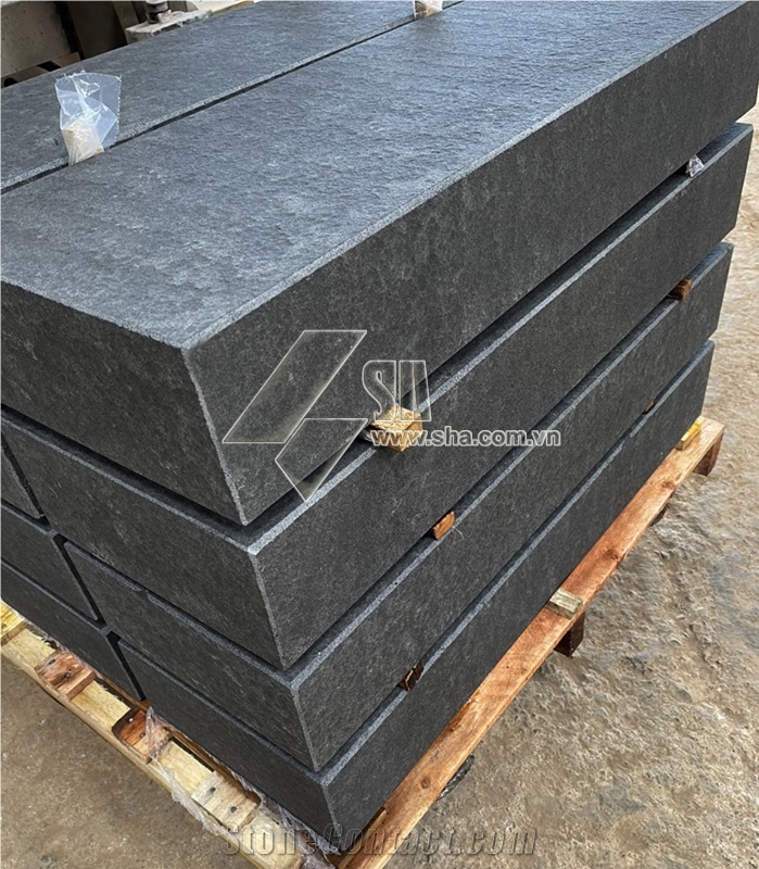 New Daknong Black Basalt Kerbstone