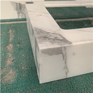 Customized Calacatta White Marble Kitchen Countertop