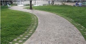 Constrasting Arch Basalt Mesh Paver