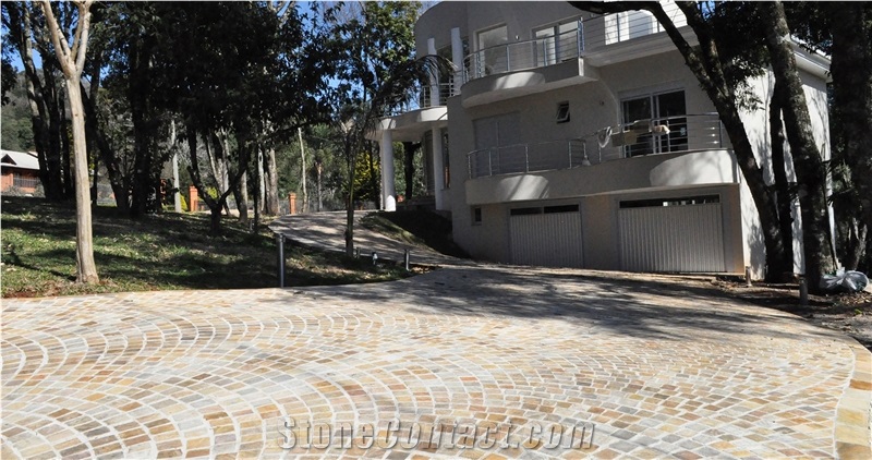 Contrasting Arch Yellow Quartzite Paver Mesh