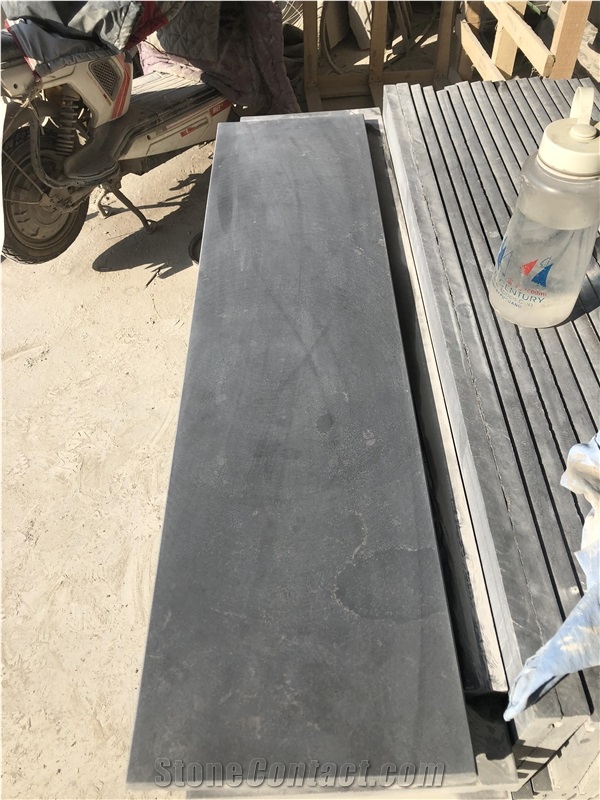 China Blue Stone Windows Parapets