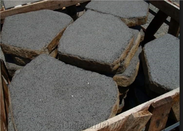 Garden-Volcano-Stepping-Stone-Black