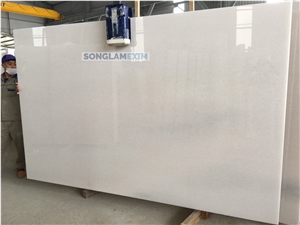 Cloudy White Crystal Marble Polished Slabs Cloudy White Crystal Marble Polished Slabs
