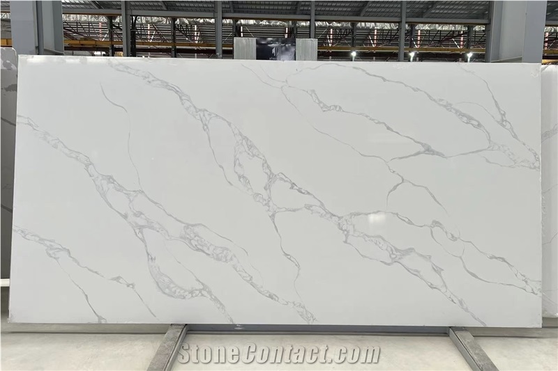 Calacatta Cloudy White Quartz Slabs EGA8901