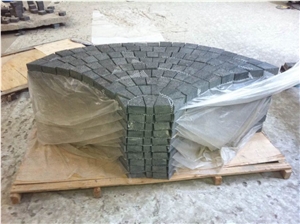 Anti-Slip Light Grey Granite Cubes On Mesh Paving Set