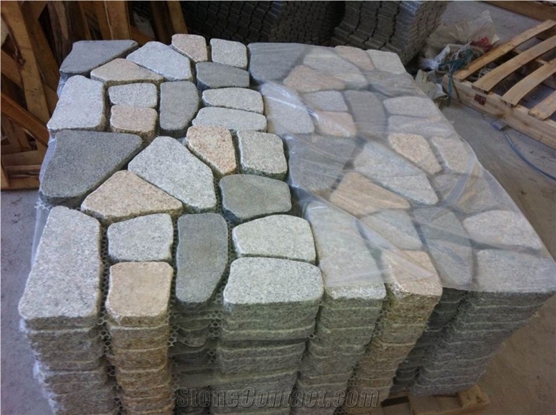 Anti-Slip Light Grey Granite Cubes On Mesh Paving Set