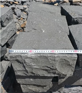 Zhangpu Black Basalt Bluestone Split Kerb Step