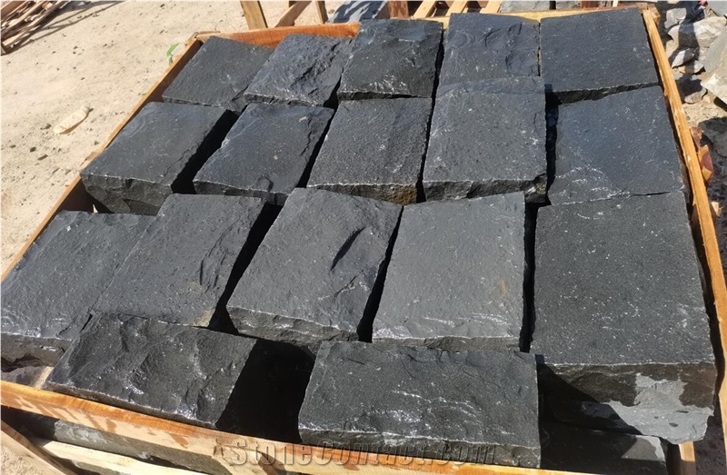 Zhangpu Black Basalt Bluestone Split Kerb Step