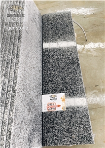 G654 Sesame Black Granite Steps