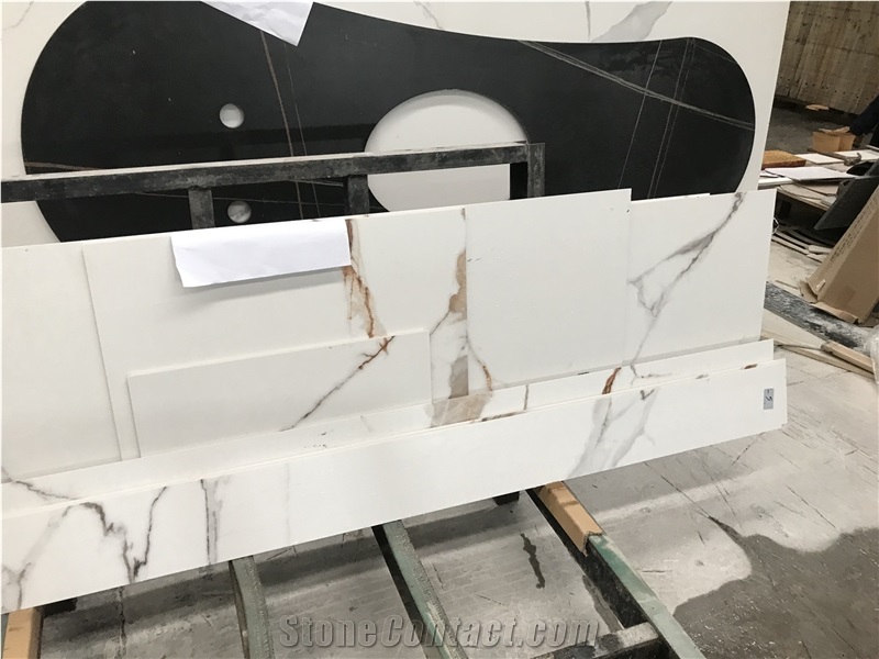 Calacatta Gold Sintered Stone Reception TOP