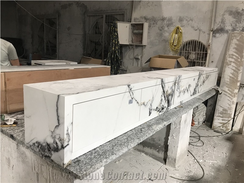 Calacatta Gold Sintered Stone Reception TOP