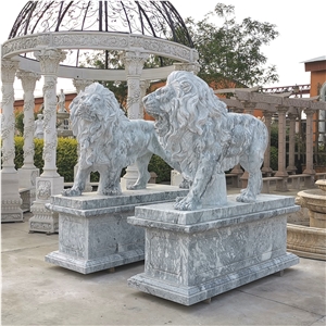 White Marble Carving Lions Sculpture With Square Bases