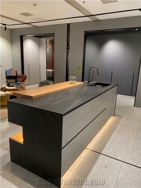 Black Quartz Kitchen Work Top