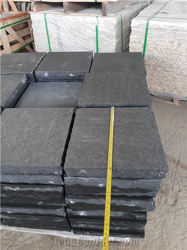 BLACK BASALT PAVING 30X30x5cm Cobble Stone