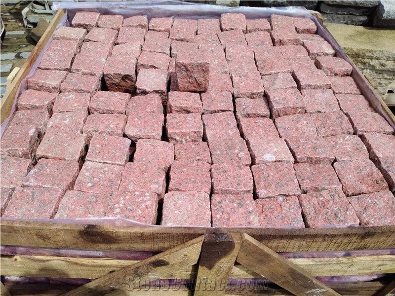 GRANITE RED CUBIC 9X9x9cm Cobble Stone