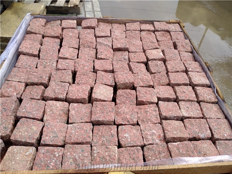 GRANITE RED CUBIC 9X9x9cm Cobble Stone