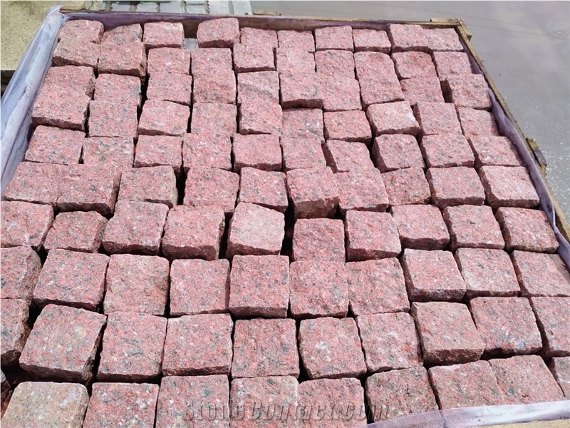 GRANITE RED CUBIC 9X9x9cm Cobble Stone