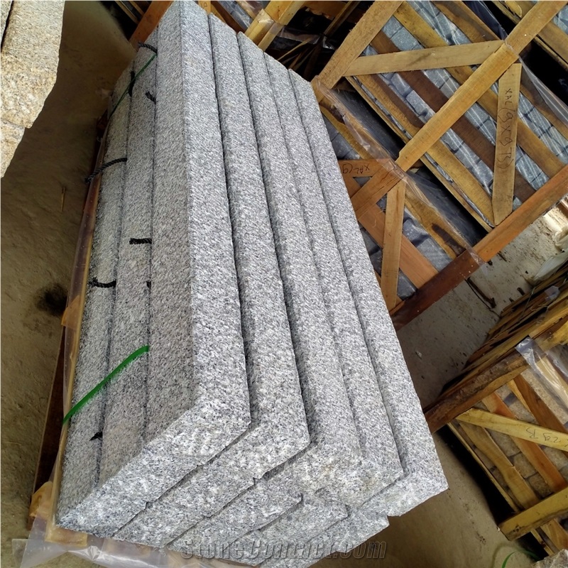 WHITE SL PALISADE- SL White Granite Garden Pillars