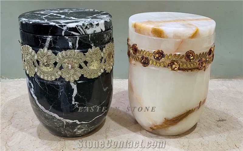 CREMATION URN, URNY, URNA, URNEN, URNA, ASH URN, FUNERAL URN