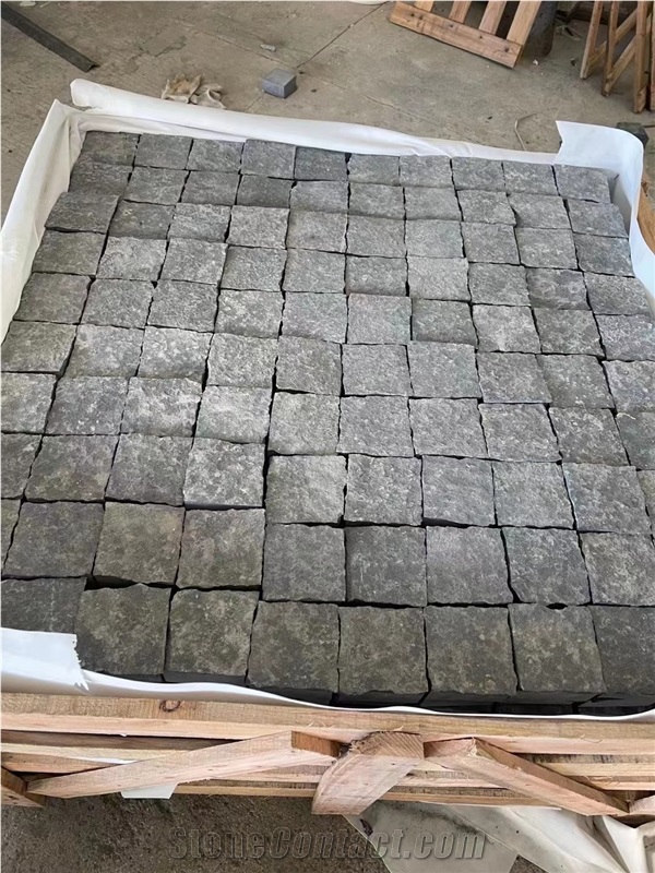 China Cheap And Hot Black Basalt Cobble Stone Cubes Paving