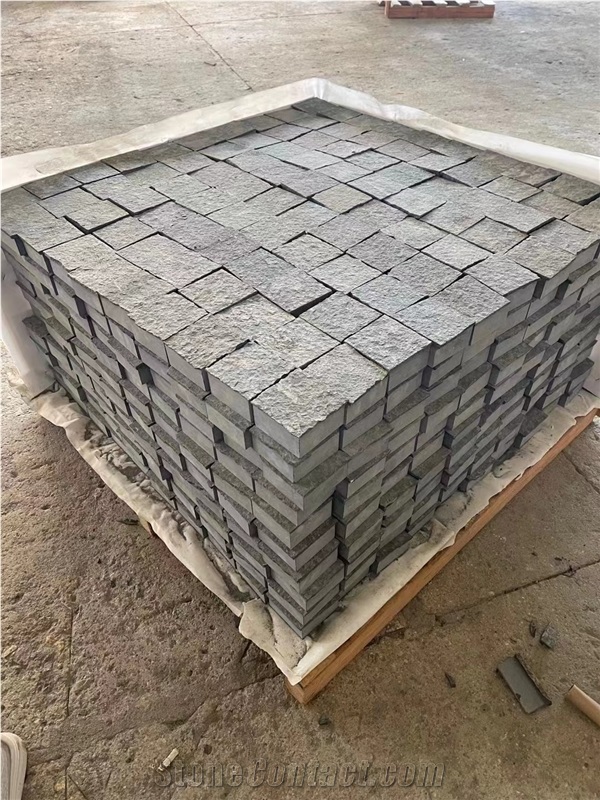 China Hot Beige Granite Cobble Stone  Split Cubes Pavement