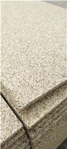 Good China Beige Rusty Granite G682 Bush Hammered