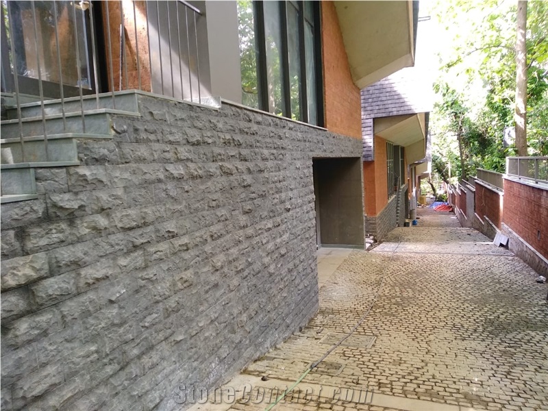 Indian Basalt Rockface Mushroom Finish Stone Wall Cladding