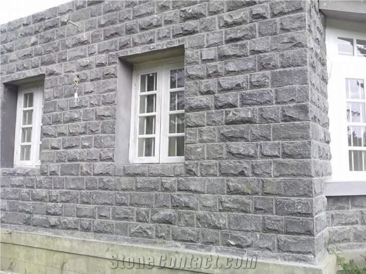 Indian Basalt Rockface Mushroom Finish Stone Wall Cladding