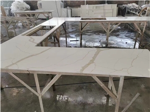 Custom Design Calacatta Gold Quartz Kitchen Countertops