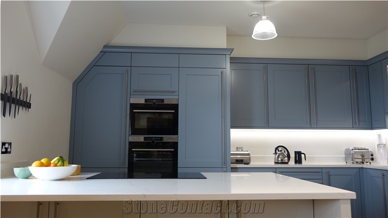 Custom Size Calacatta Quartz Kitchen Work Top