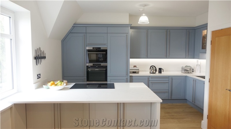 Custom Size Calacatta Quartz Kitchen Work Top