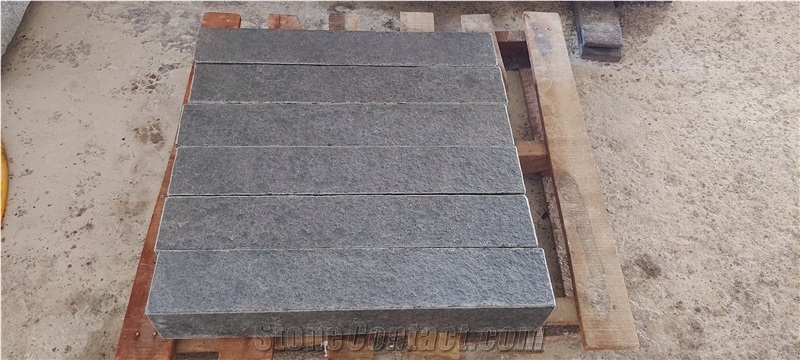 BLACK BASALT CS 60X10X10 FLAME 5 FACES Garden Kerbstone