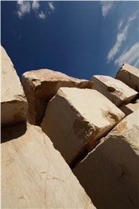 Amasya Regal Spoty Beige Marble Quarry