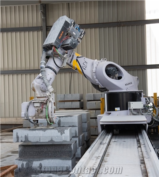 KUKA- Robots Cutting And Finishing Machine