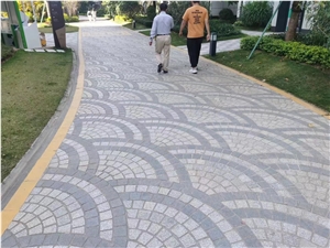 China Cheap Grey Granite Cobble Stone Mesh Back