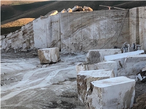 Iran Beige Travertine Blocks, Cream Travertine Blocks