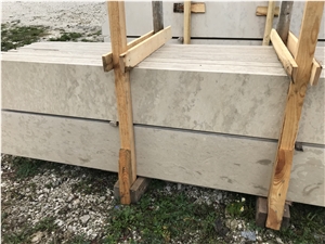Vratza Limestone Slabs Free Length