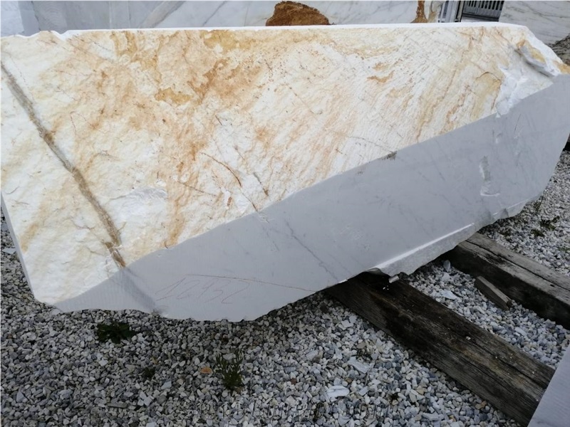 SHAPELESS Statuario Carrara Marble Blocks