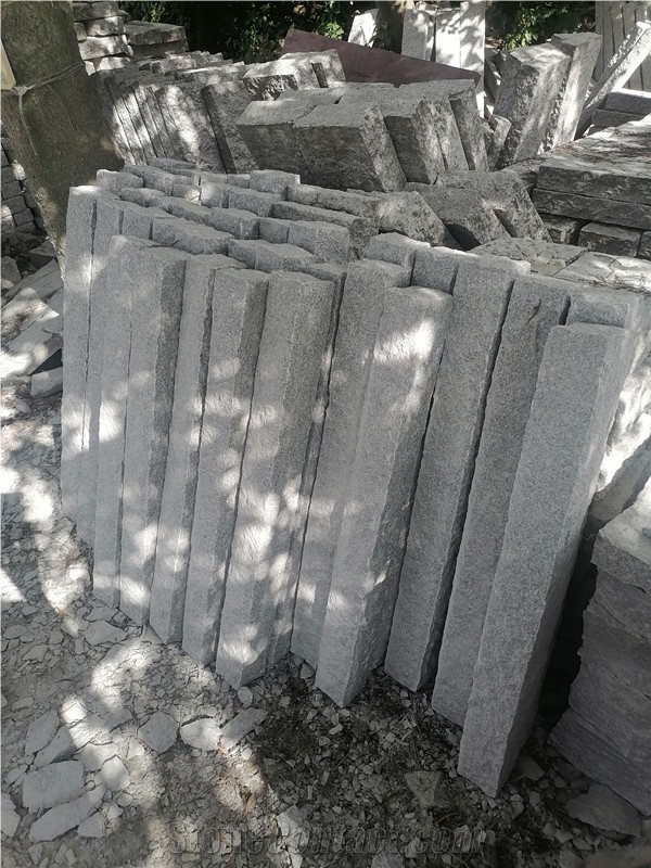 G603 Curbstone In The Garden