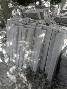 G603 Curbstone In The Garden