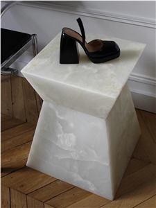Brown Onyx Cafe Table Top With Wood Base For Hotel Furniture