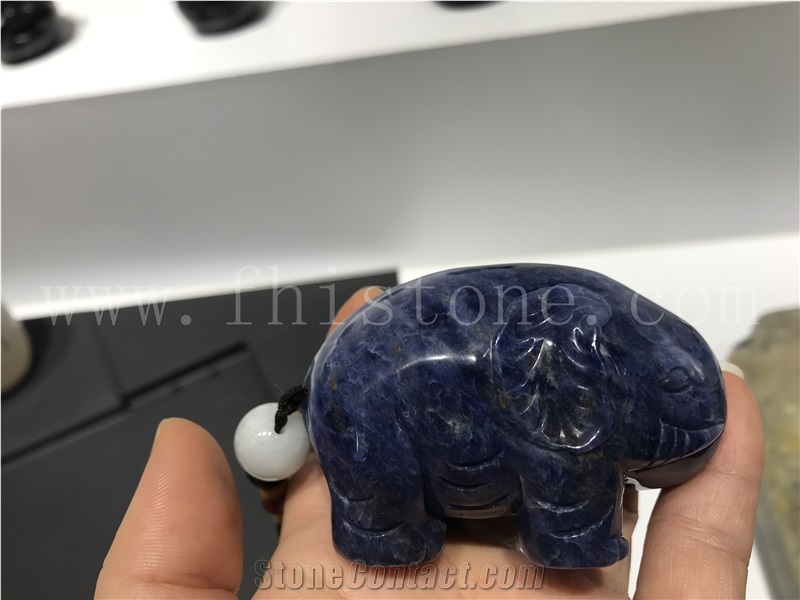 Elephants Walking Figurine Statue Sculpture Carve Engraved